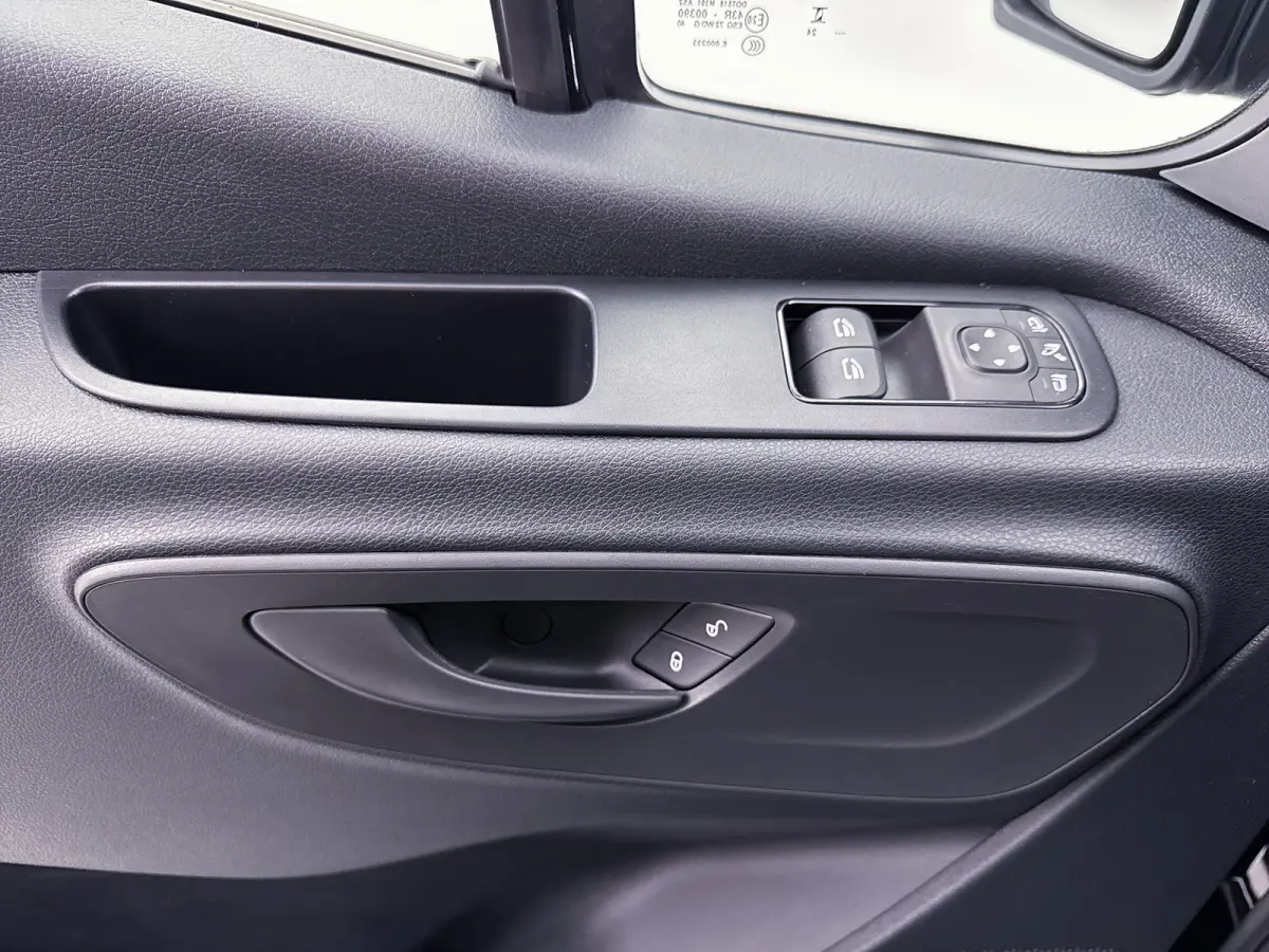 317 CDI PRO L3H2 Led Navigatie Achteruitrijcamera 3500 KG Trekgewicht Cruise Control