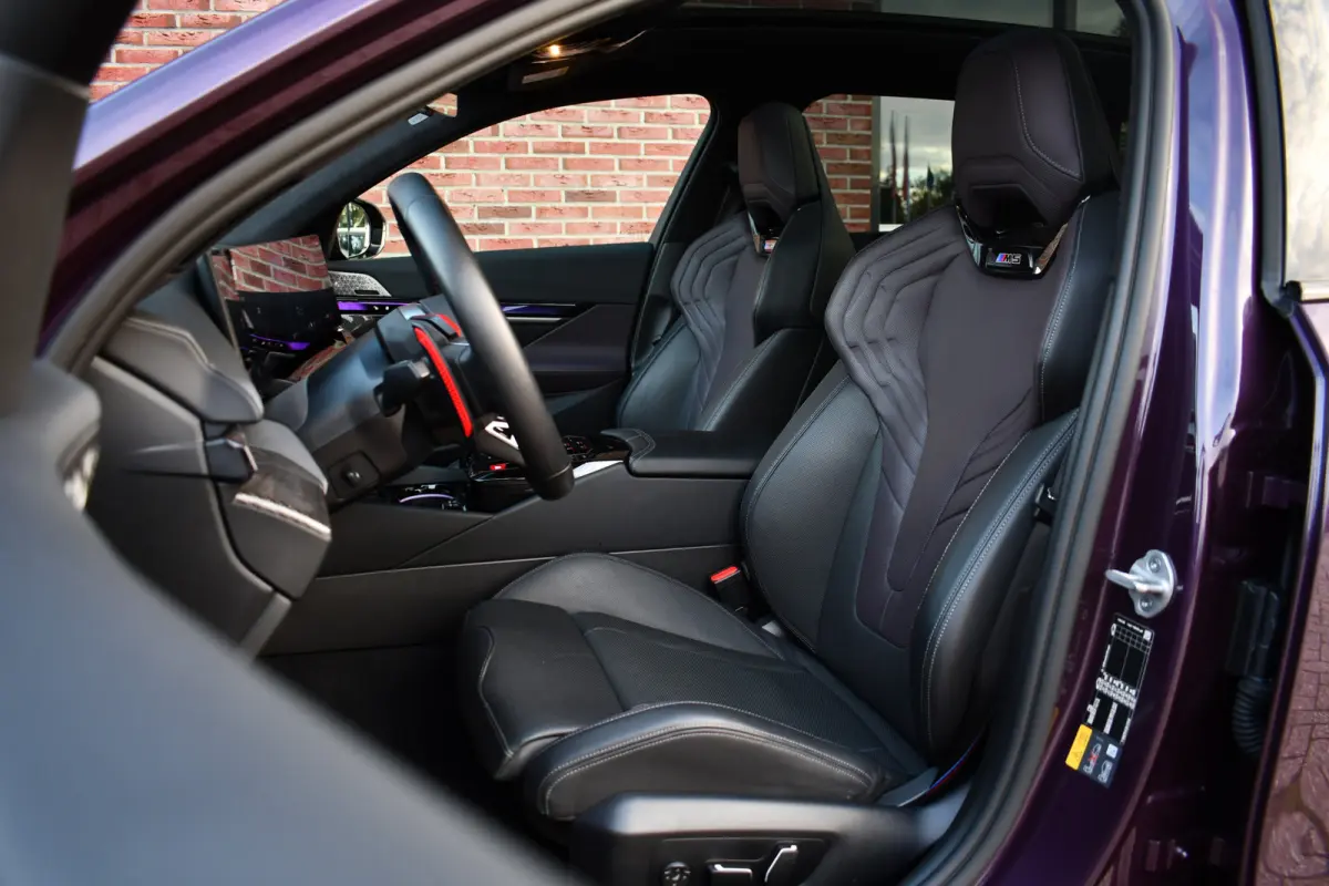 M5 | Daytona-Violett | Ceramic | 22"Korbach | Akrapovic | Pano | Trekhaak | DA+