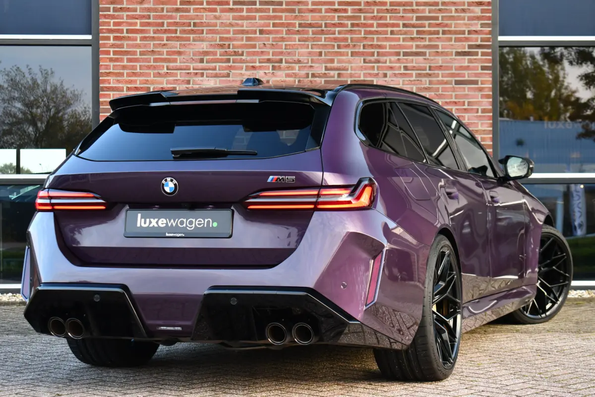 M5 | Daytona-Violett | Ceramic | 22"Korbach | Akrapovic | Pano | Trekhaak | DA+