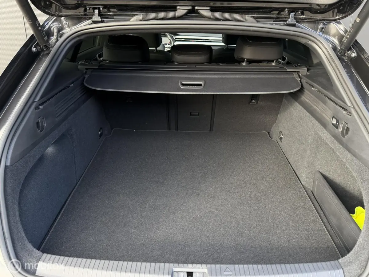 1.4 TSI PHEV R-Line/Pano/Trekhaak/360/vol! 1.4 TSI eHybrid R-Line Business+