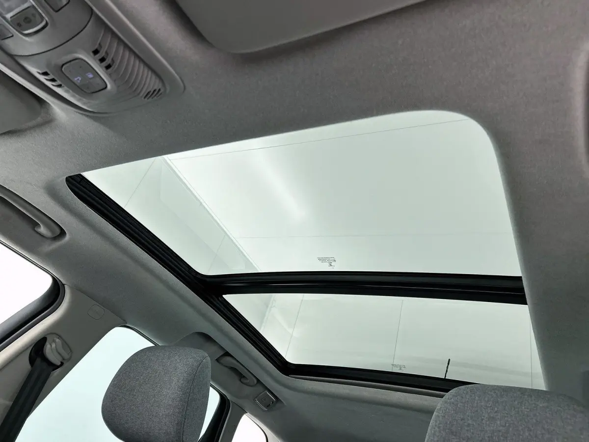 1.2 130pk Shine Automaat | Schuif-/Kanteldak | 17"LMV | Navigatie | Climate Control | Cruise Control | Camera | Parkeersensoren | Armsteun Voor |