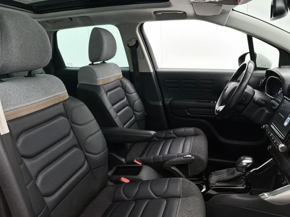 1.2 130pk Shine Automaat | Schuif-/Kanteldak | 17"LMV | Navigatie | Climate Control | Cruise Control | Camera | Parkeersensoren | Armsteun Voor |