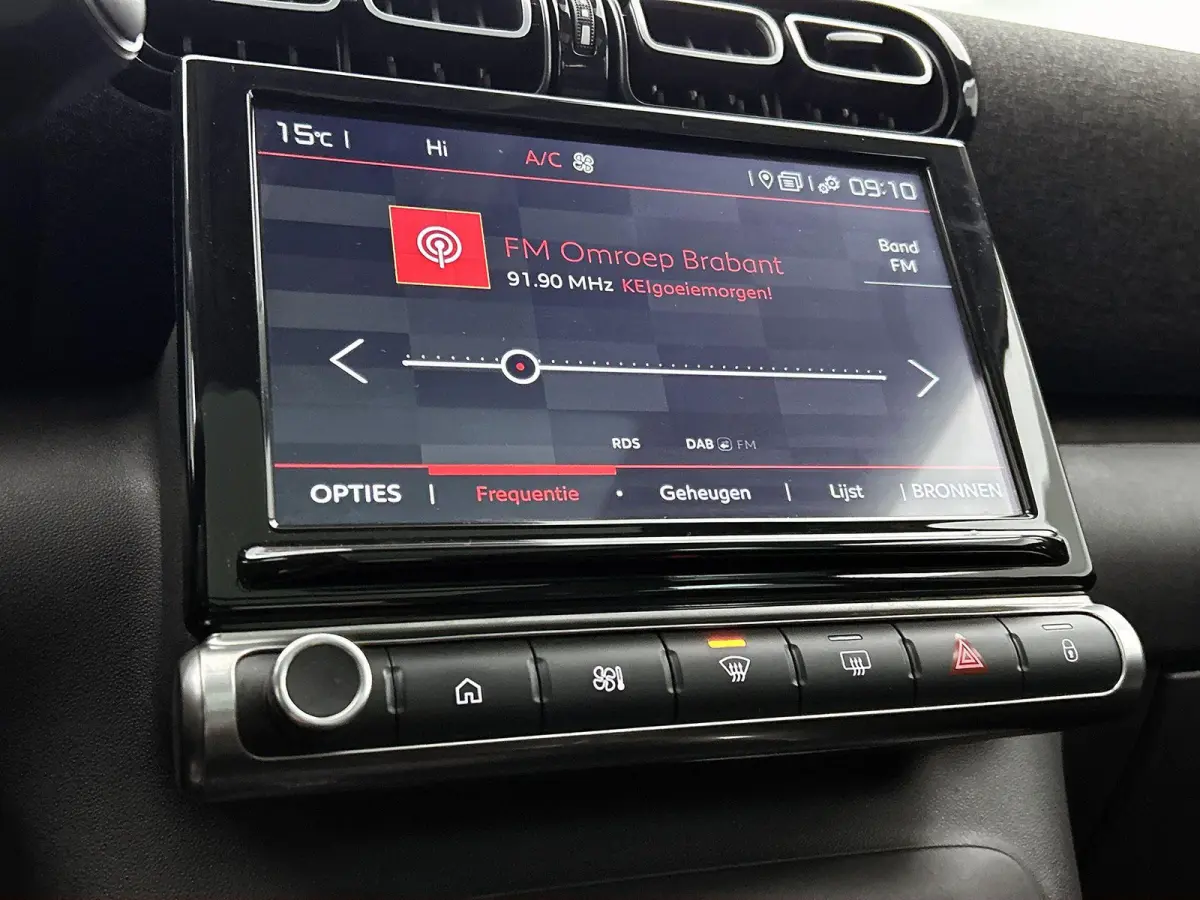 1.2 130pk Shine Automaat | Schuif-/Kanteldak | 17"LMV | Navigatie | Climate Control | Cruise Control | Camera | Parkeersensoren | Armsteun Voor |