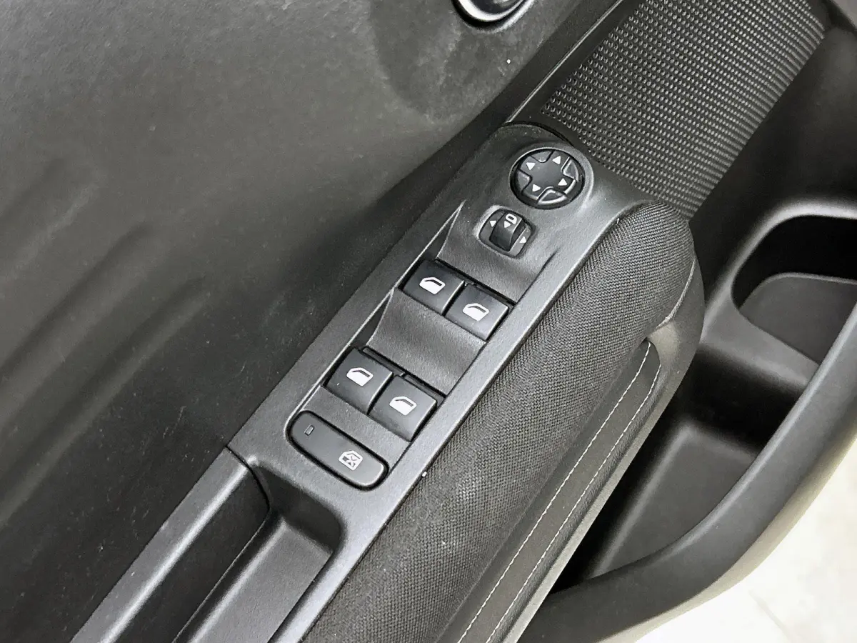 1.2 130pk Shine Automaat | Schuif-/Kanteldak | 17"LMV | Navigatie | Climate Control | Cruise Control | Camera | Parkeersensoren | Armsteun Voor |