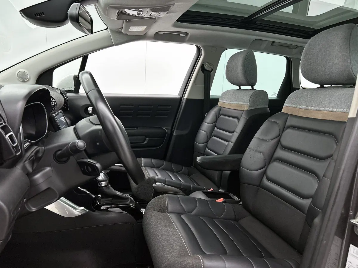 1.2 130pk Shine Automaat | Schuif-/Kanteldak | 17"LMV | Navigatie | Climate Control | Cruise Control | Camera | Parkeersensoren | Armsteun Voor |