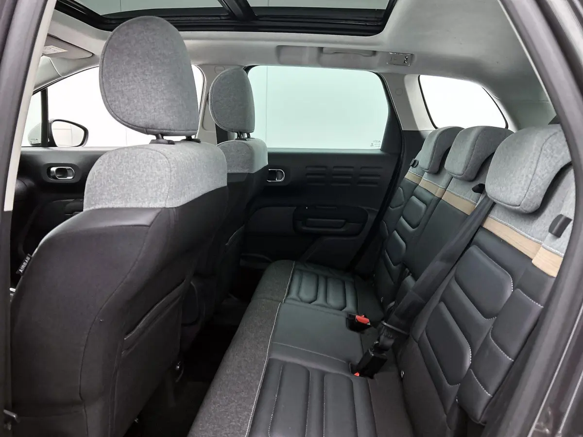 1.2 130pk Shine Automaat | Schuif-/Kanteldak | 17"LMV | Navigatie | Climate Control | Cruise Control | Camera | Parkeersensoren | Armsteun Voor |