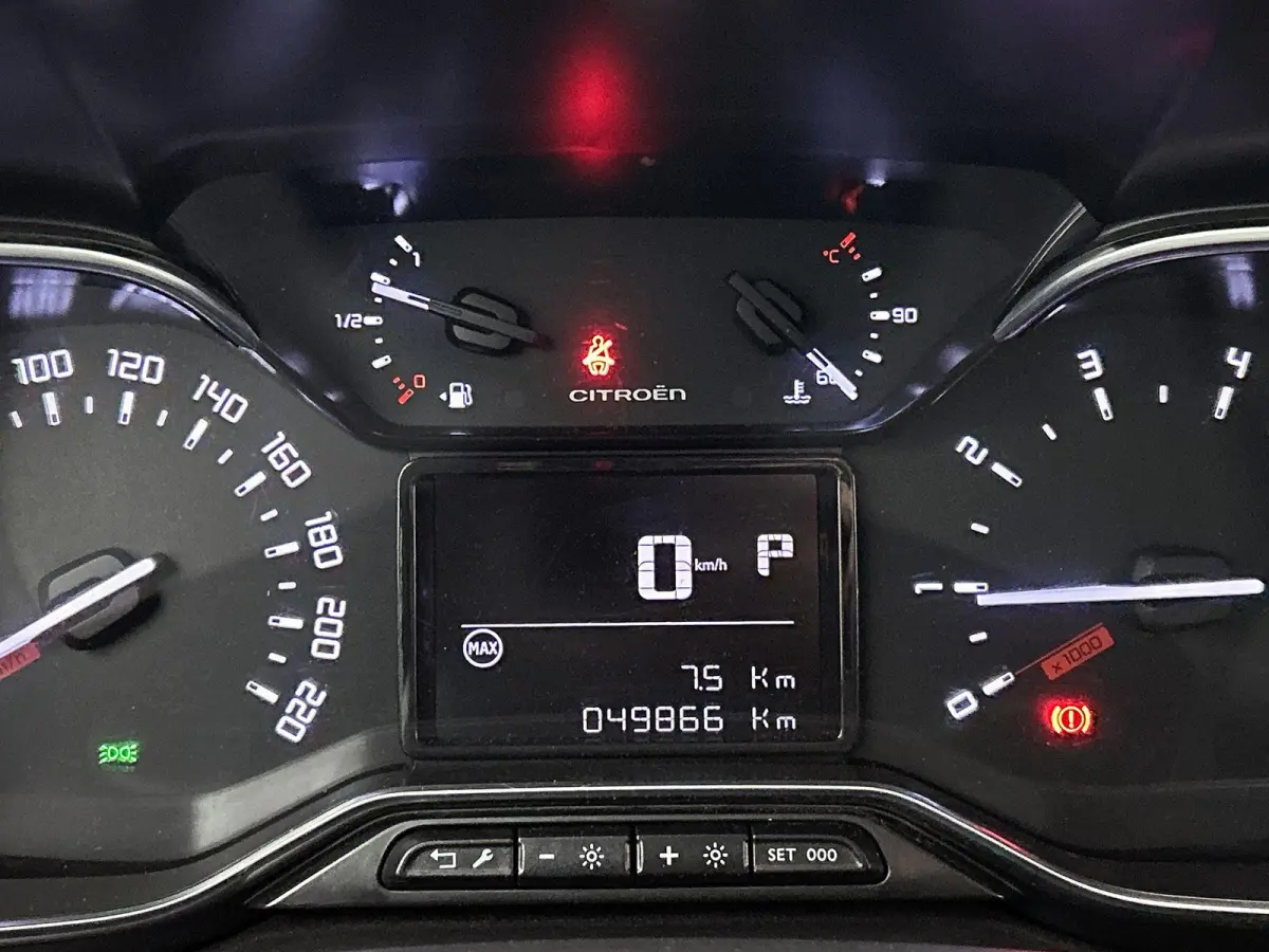 1.2 130pk Shine Automaat | Schuif-/Kanteldak | 17"LMV | Navigatie | Climate Control | Cruise Control | Camera | Parkeersensoren | Armsteun Voor |