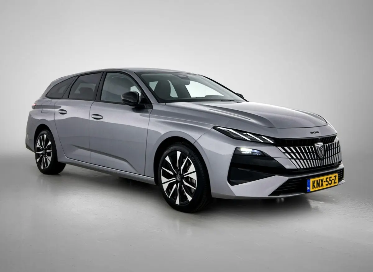 1.6 Plug-in Hybrid 195pk Allure Automaat | 360 Camera | Alarmklasse 3 | Adaptieve Cruise Control | Navigatie | Climate Control | 17"LMV | LED |