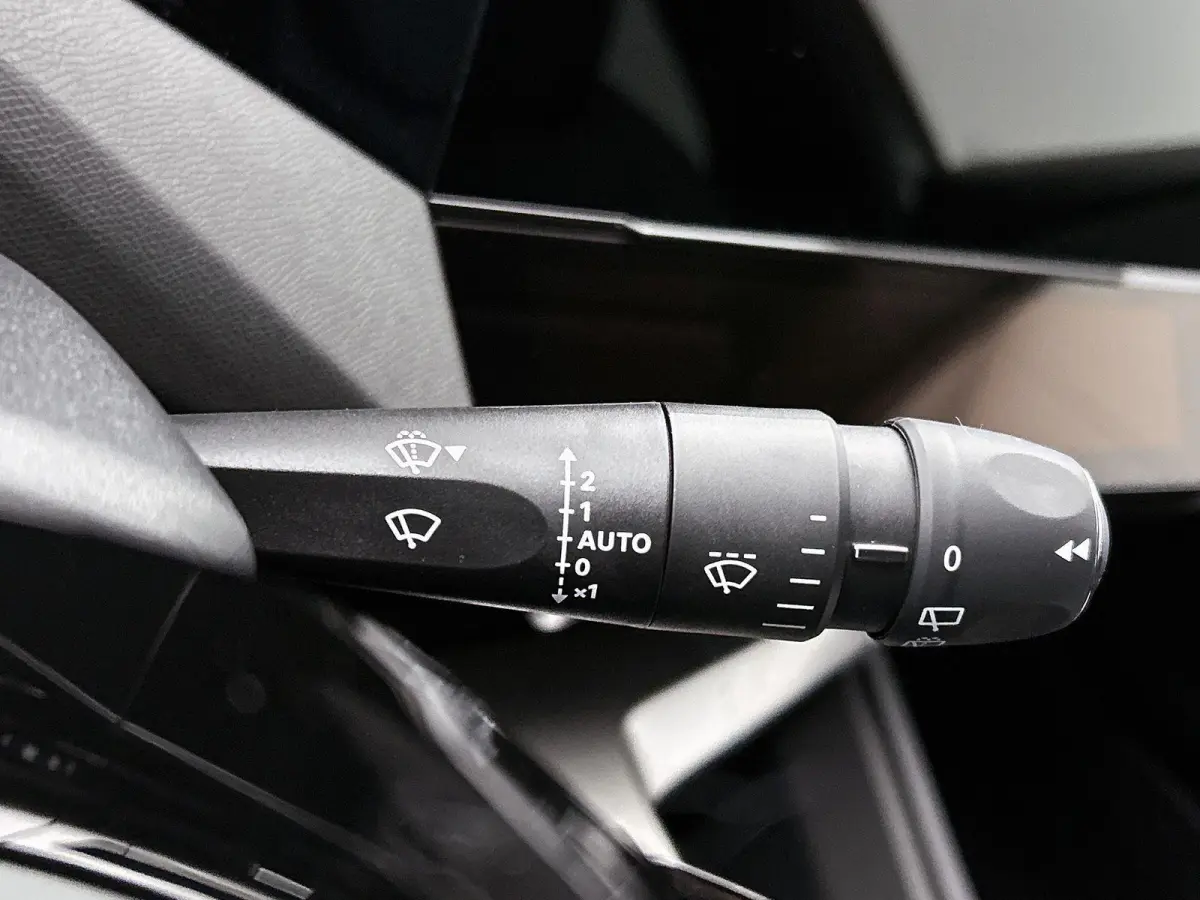 1.6 Plug-in Hybrid 195pk Allure Automaat | 360 Camera | Alarmklasse 3 | Adaptieve Cruise Control | Navigatie | Climate Control | 17"LMV | LED |