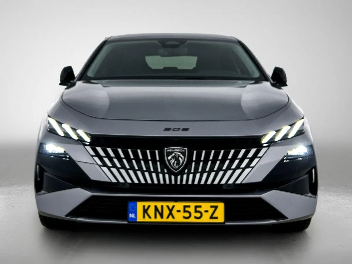 1.6 Plug-in Hybrid 195pk Allure Automaat | 360 Camera | Alarmklasse 3 | Adaptieve Cruise Control | Navigatie | Climate Control | 17"LMV | LED |
