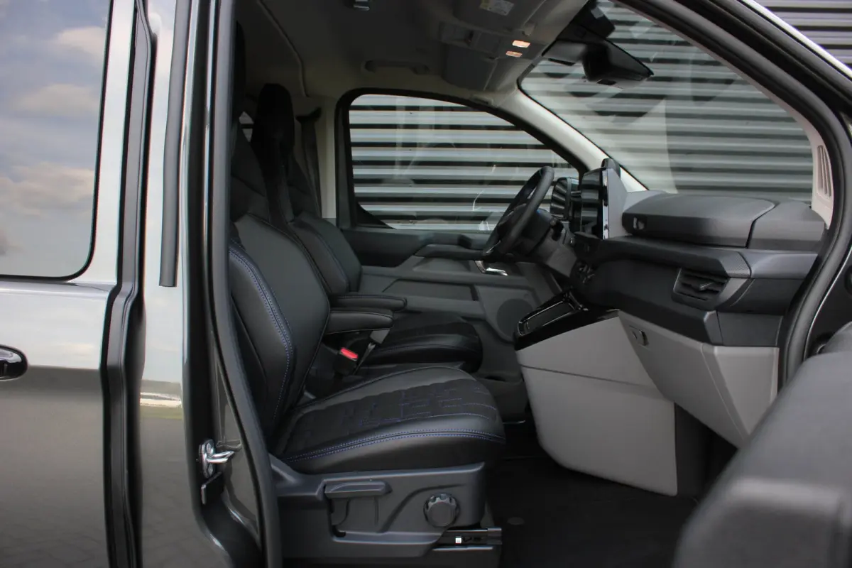 320 L2H1 MS-RT 71kWh 286PK DC DUBBEL CABINE / KUIPSTOELEN / DIRECT RIJDEN / NAVIGATIE / BLACK OPS/JB-EDITION