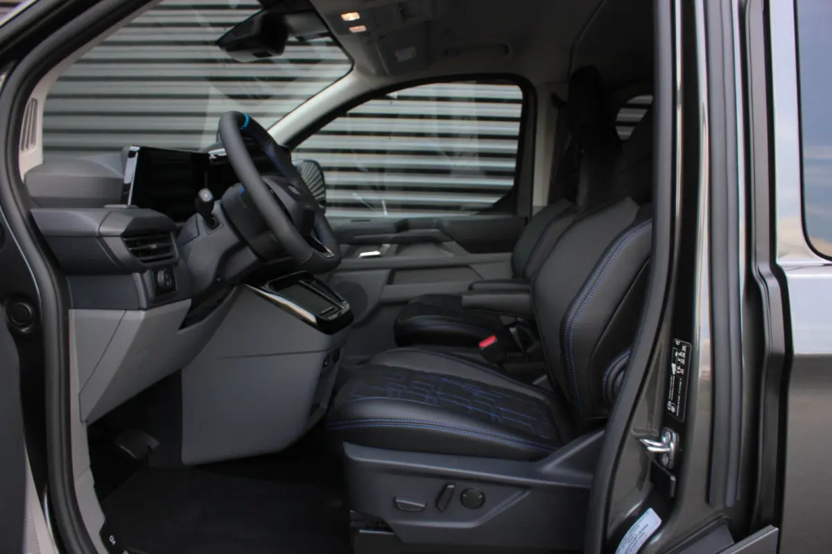 320 L2H1 MS-RT 71kWh 286PK DC DUBBEL CABINE / KUIPSTOELEN / DIRECT RIJDEN / NAVIGATIE / BLACK OPS/JB-EDITION