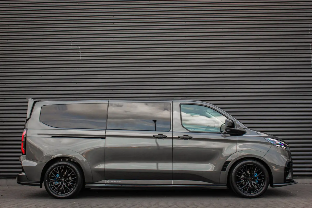 320 L2H1 MS-RT 71kWh 286PK DC DUBBEL CABINE / KUIPSTOELEN / DIRECT RIJDEN / NAVIGATIE / BLACK OPS/JB-EDITION