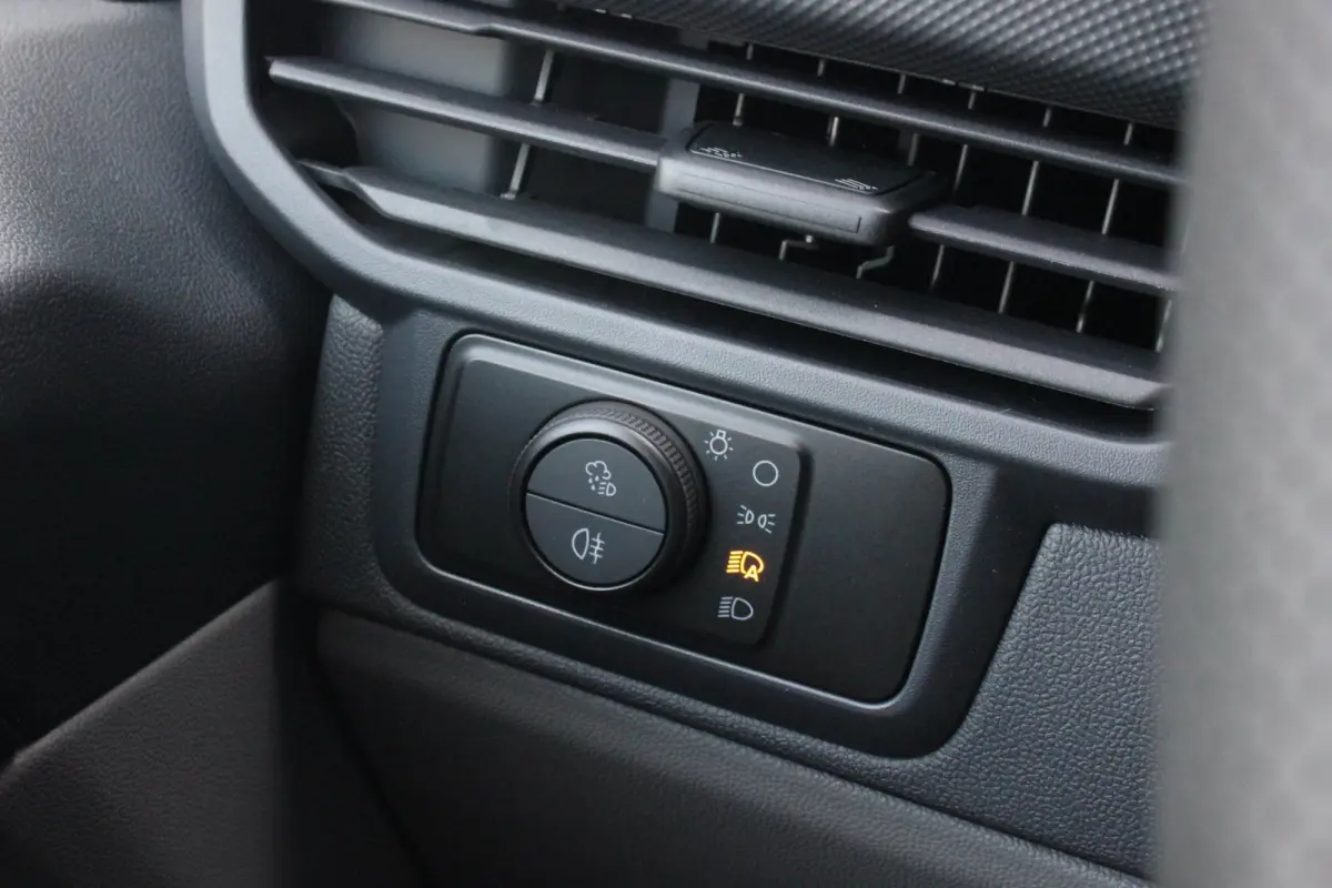 320 L2H1 MS-RT 71kWh 286PK DC DUBBEL CABINE / KUIPSTOELEN / DIRECT RIJDEN / NAVIGATIE / BLACK OPS/JB-EDITION
