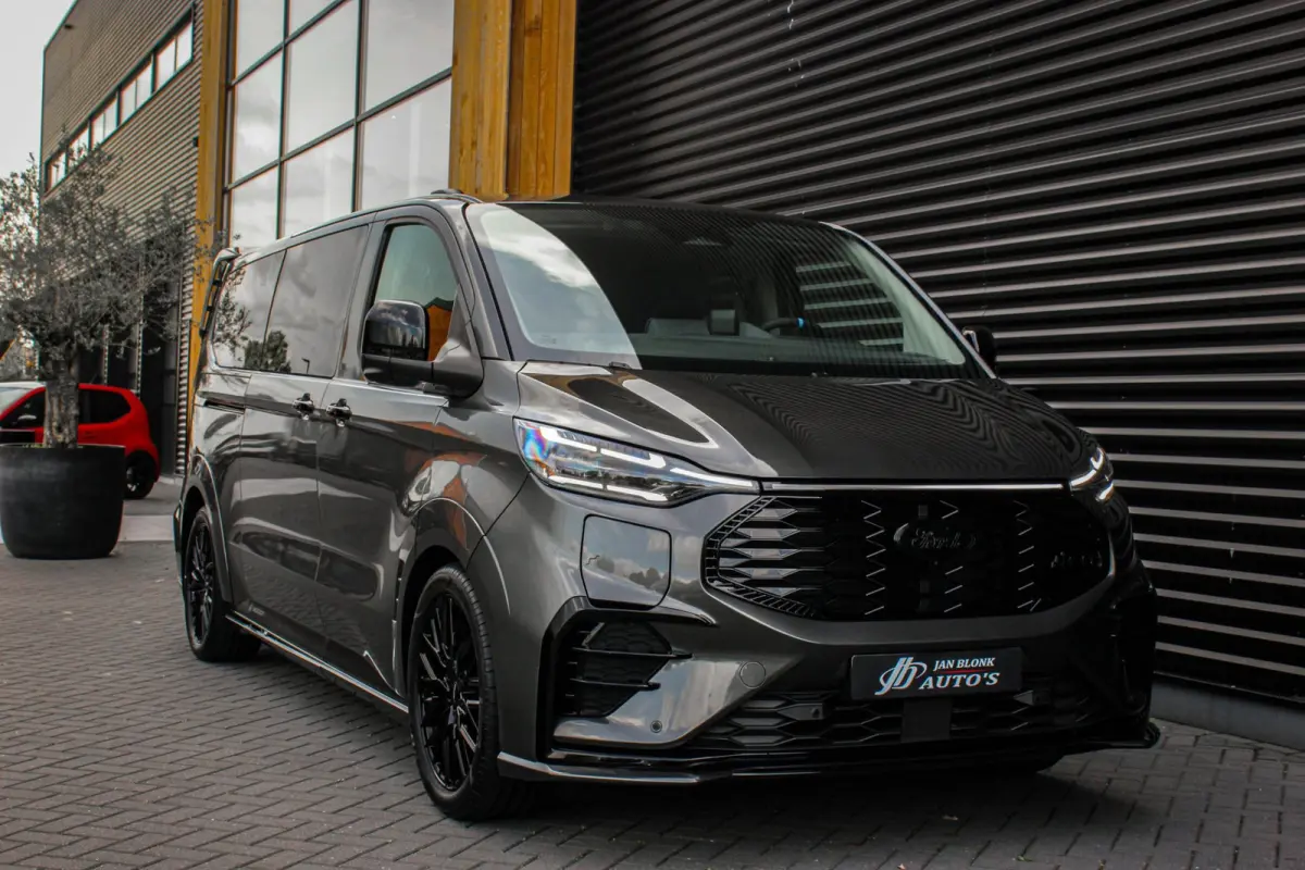 320 L2H1 MS-RT 71kWh 286PK DC DUBBEL CABINE / KUIPSTOELEN / DIRECT RIJDEN / NAVIGATIE / BLACK OPS/JB-EDITION
