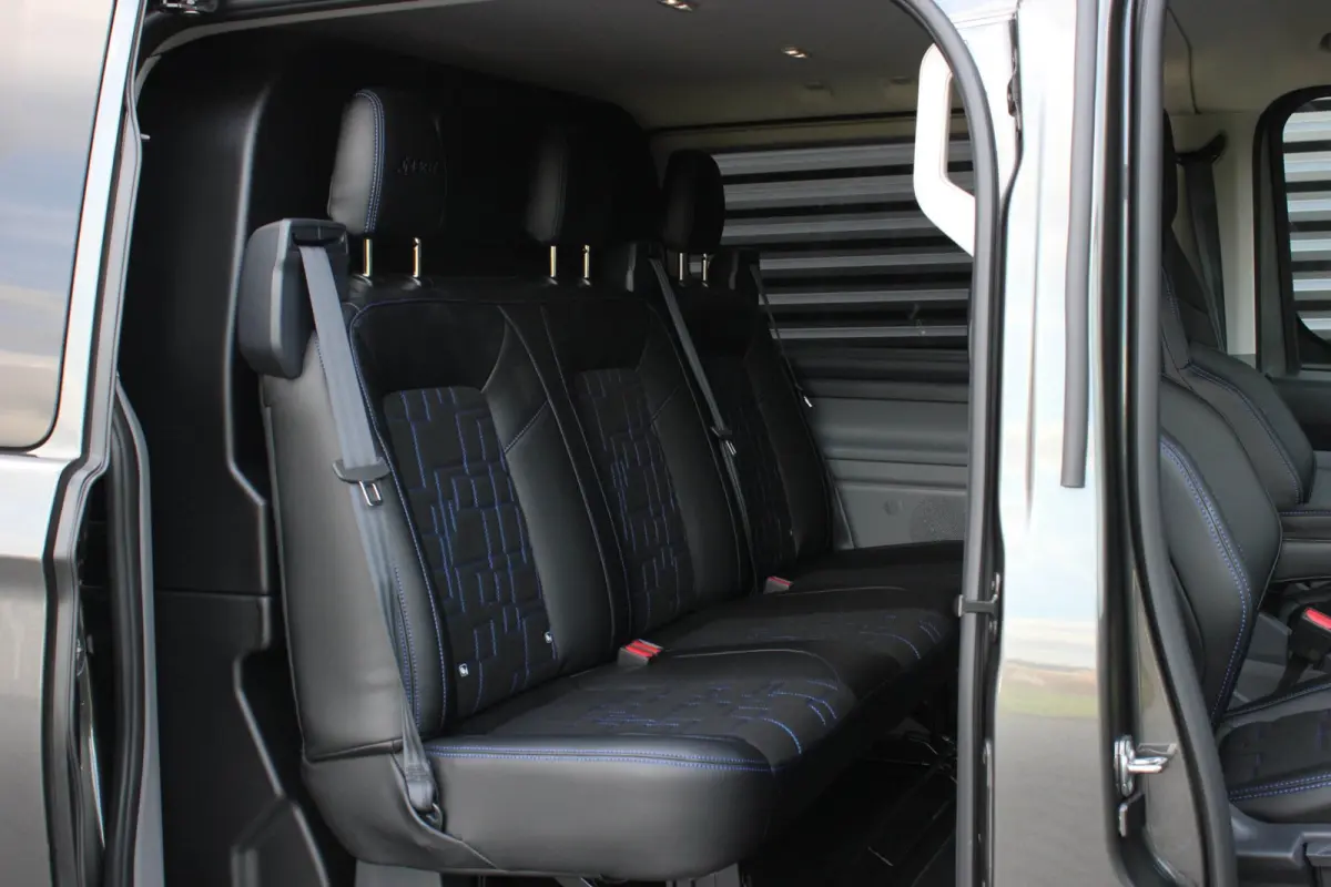 320 L2H1 MS-RT 71kWh 286PK DC DUBBEL CABINE / KUIPSTOELEN / DIRECT RIJDEN / NAVIGATIE / BLACK OPS/JB-EDITION