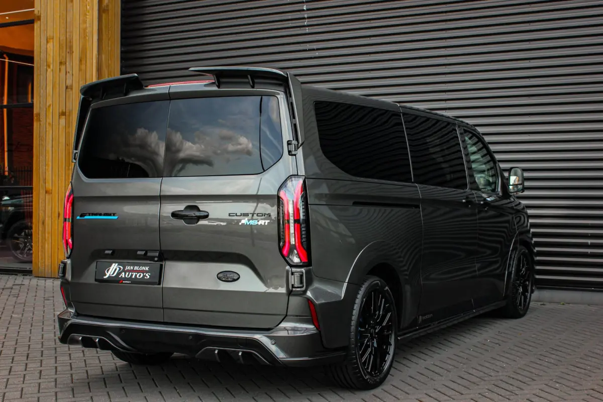 320 L2H1 MS-RT 71kWh 286PK DC DUBBEL CABINE / KUIPSTOELEN / DIRECT RIJDEN / NAVIGATIE / BLACK OPS/JB-EDITION