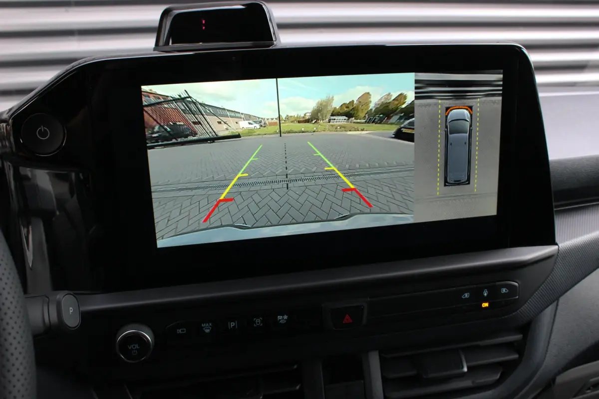 320 L2H1 MS-RT 71kWh 286PK DC DUBBEL CABINE / KUIPSTOELEN / DIRECT RIJDEN / NAVIGATIE / BLACK OPS/JB-EDITION
