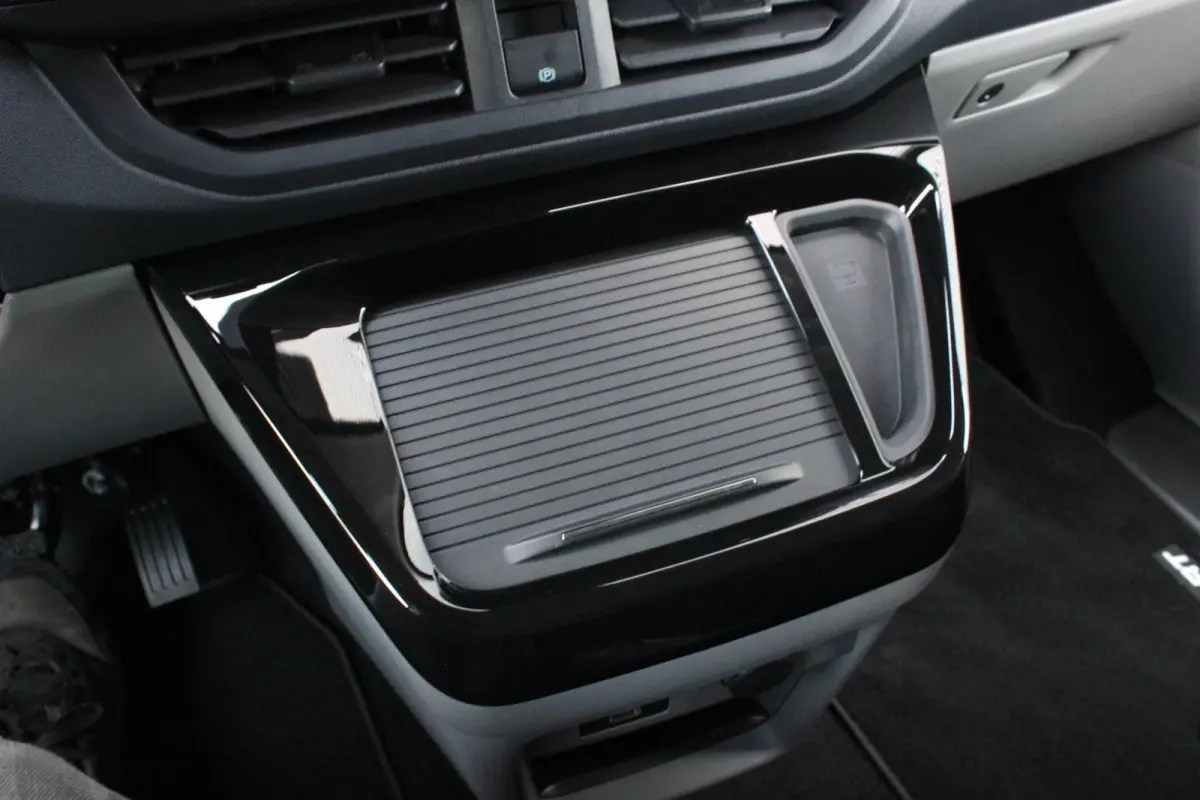 320 L2H1 MS-RT 71kWh 286PK DC DUBBEL CABINE / KUIPSTOELEN / DIRECT RIJDEN / NAVIGATIE / BLACK OPS/JB-EDITION
