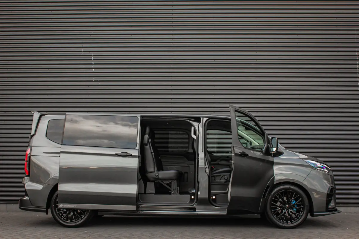 320 L2H1 MS-RT 71kWh 286PK DC DUBBEL CABINE / KUIPSTOELEN / DIRECT RIJDEN / NAVIGATIE / BLACK OPS/JB-EDITION
