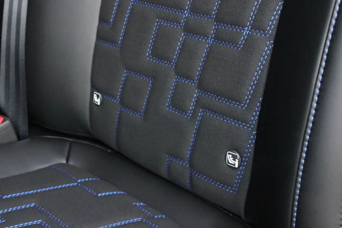 320 L2H1 MS-RT 71kWh 286PK DC DUBBEL CABINE / KUIPSTOELEN / DIRECT RIJDEN / NAVIGATIE / BLACK OPS/JB-EDITION