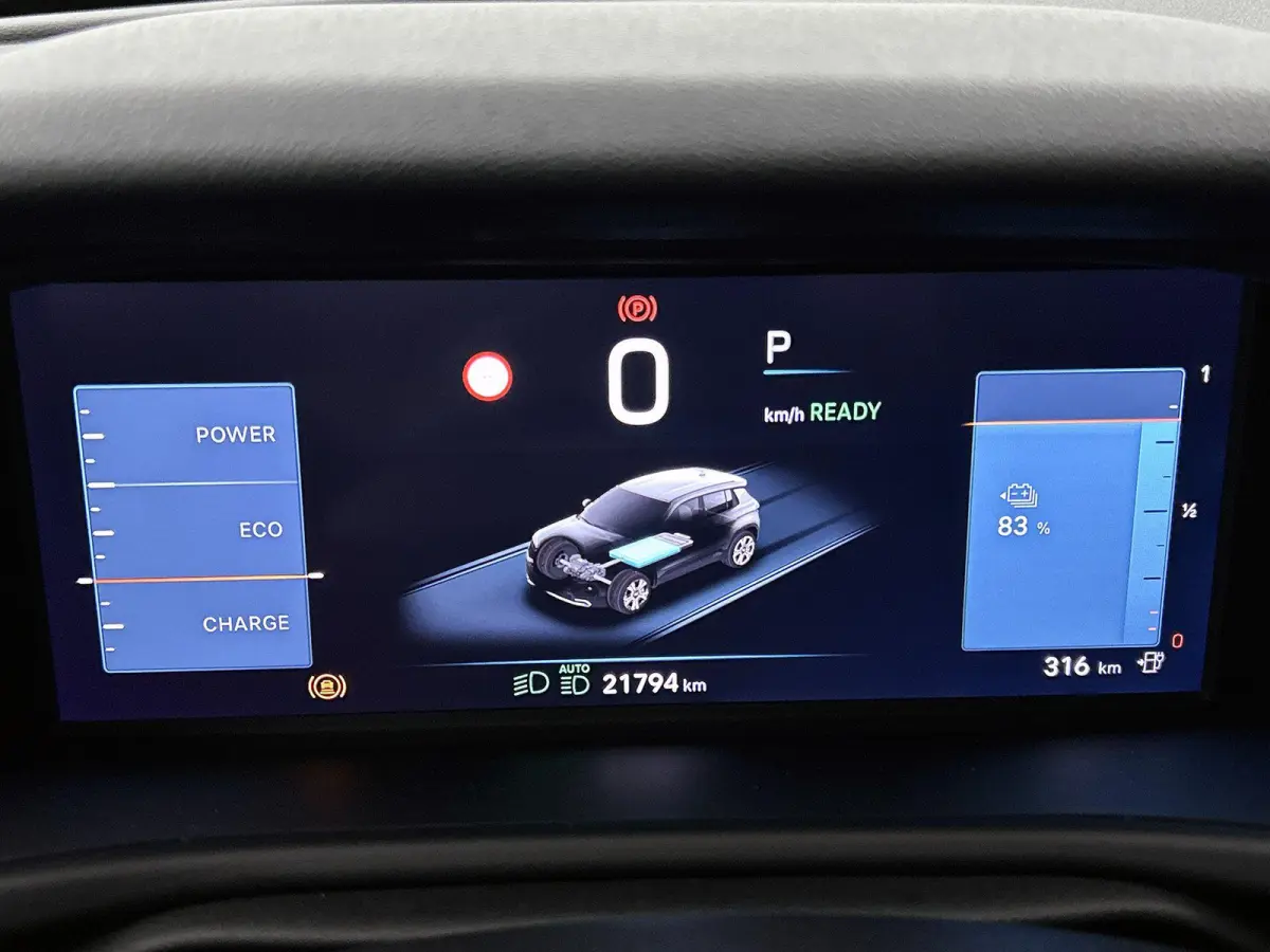 Avenger 156pk 54 kWh Automaat ACCU 97,9% | 3-Fase | Elektrische Achterklep | Dodehoekdetectie | Adaptieve Cruise Control | 18"LMV | LED | Navigatie | Apple Carplay/Android Auto |