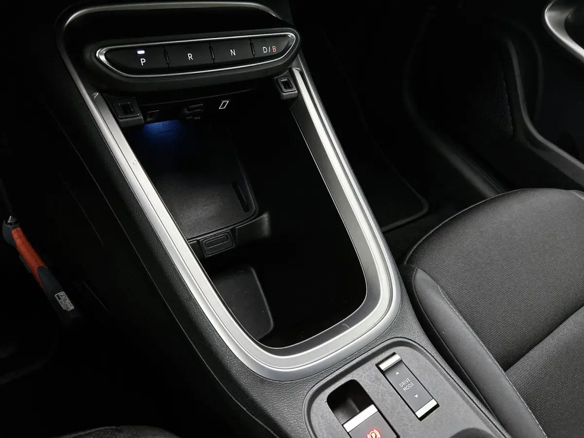 Avenger 156pk 54 kWh Automaat ACCU 97,9% | 3-Fase | Elektrische Achterklep | Dodehoekdetectie | Adaptieve Cruise Control | 18"LMV | LED | Navigatie | Apple Carplay/Android Auto |