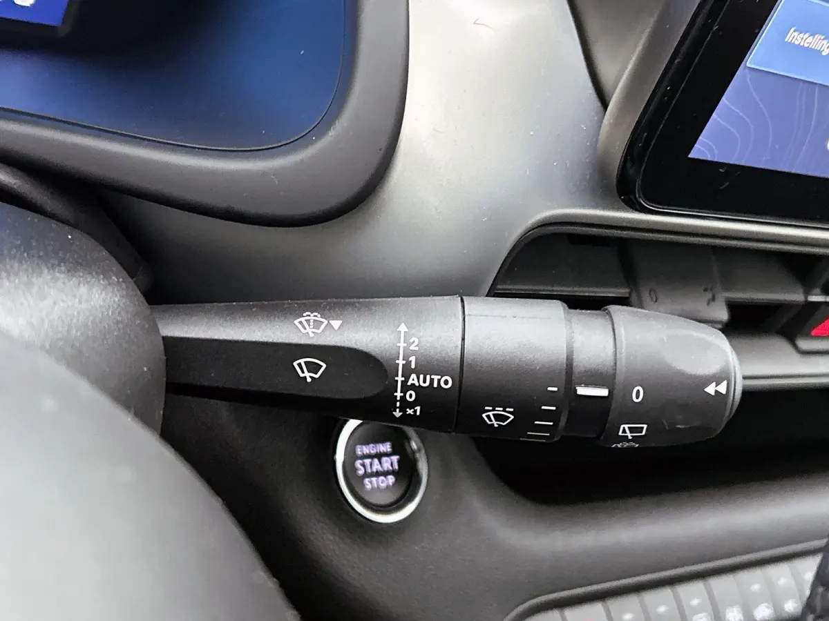 Avenger 156pk 54 kWh Automaat ACCU 97,9% | 3-Fase | Elektrische Achterklep | Dodehoekdetectie | Adaptieve Cruise Control | 18"LMV | LED | Navigatie | Apple Carplay/Android Auto |