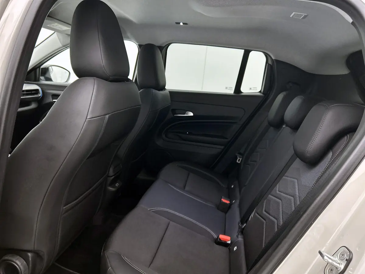 Avenger 156pk 54 kWh Automaat ACCU 97,9% | 3-Fase | Elektrische Achterklep | Dodehoekdetectie | Adaptieve Cruise Control | 18"LMV | LED | Navigatie | Apple Carplay/Android Auto |
