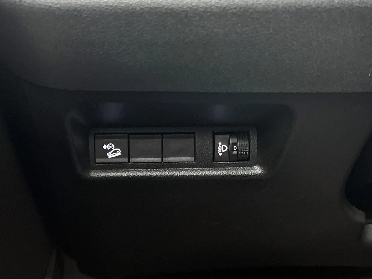 Avenger 156pk 54 kWh Automaat ACCU 97,9% | 3-Fase | Elektrische Achterklep | Dodehoekdetectie | Adaptieve Cruise Control | 18"LMV | LED | Navigatie | Apple Carplay/Android Auto |
