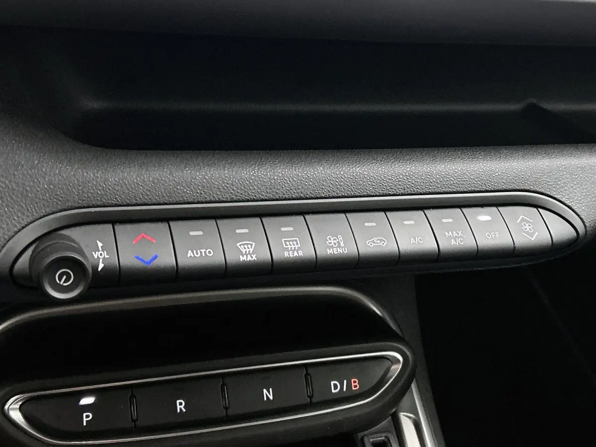Avenger 156pk 54 kWh Automaat ACCU 97,9% | 3-Fase | Elektrische Achterklep | Dodehoekdetectie | Adaptieve Cruise Control | 18"LMV | LED | Navigatie | Apple Carplay/Android Auto |