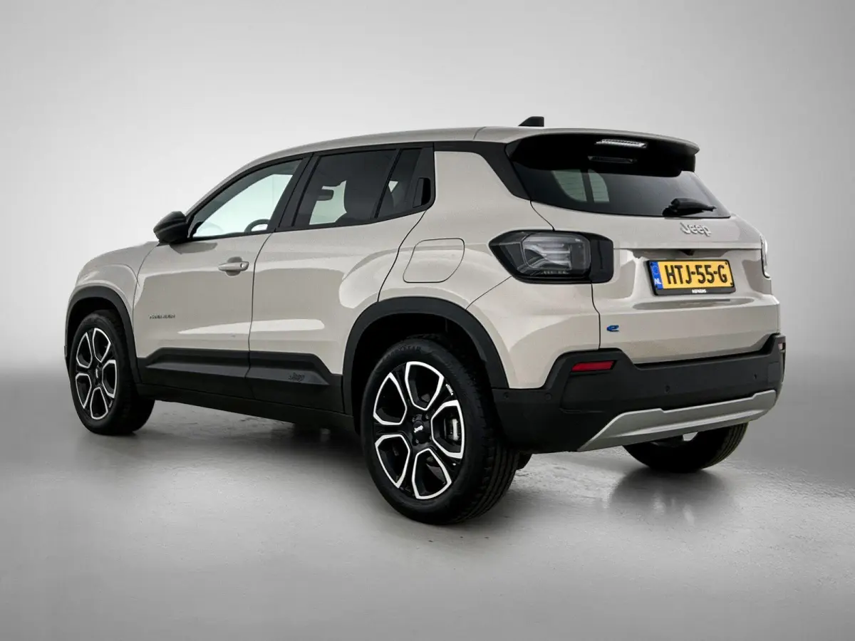 Avenger 156pk 54 kWh Automaat ACCU 97,9% | 3-Fase | Elektrische Achterklep | Dodehoekdetectie | Adaptieve Cruise Control | 18"LMV | LED | Navigatie | Apple Carplay/Android Auto |