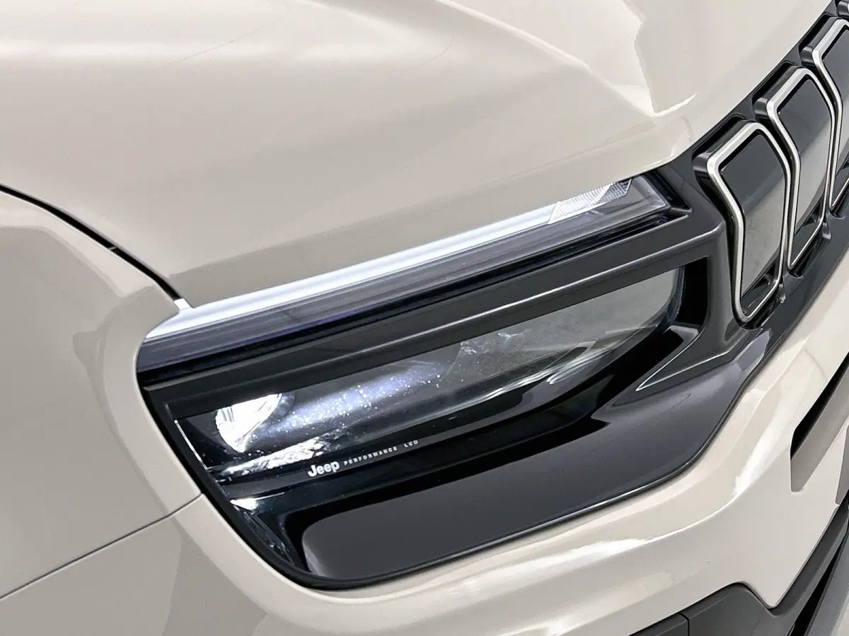 Avenger 156pk 54 kWh Automaat ACCU 97,9% | 3-Fase | Elektrische Achterklep | Dodehoekdetectie | Adaptieve Cruise Control | 18"LMV | LED | Navigatie | Apple Carplay/Android Auto |