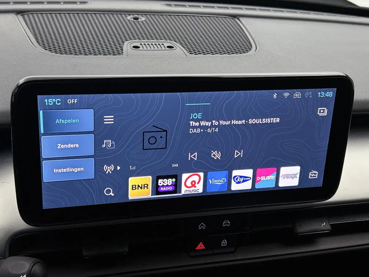 Avenger 156pk 54 kWh Automaat ACCU 97,9% | 3-Fase | Elektrische Achterklep | Dodehoekdetectie | Adaptieve Cruise Control | 18"LMV | LED | Navigatie | Apple Carplay/Android Auto |