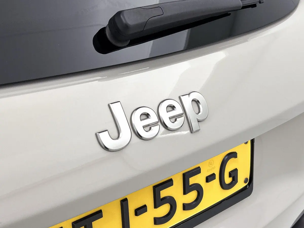 Avenger 156pk 54 kWh Automaat ACCU 97,9% | 3-Fase | Elektrische Achterklep | Dodehoekdetectie | Adaptieve Cruise Control | 18"LMV | LED | Navigatie | Apple Carplay/Android Auto |