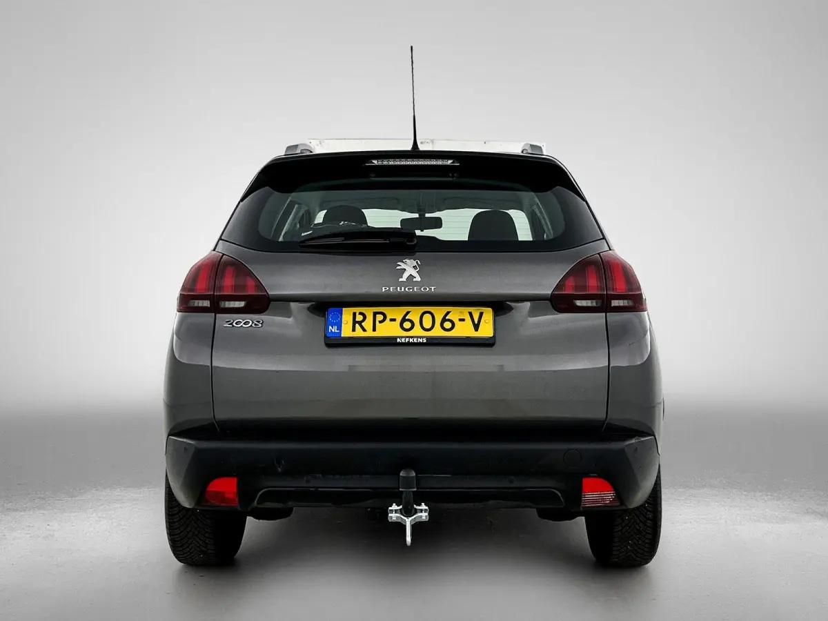 1.2 110pk Blue Lion | Trekhaak | Navigatie | Apple Carplay/Android Auto | Airco | Cruise Control | Parkeersensoren |