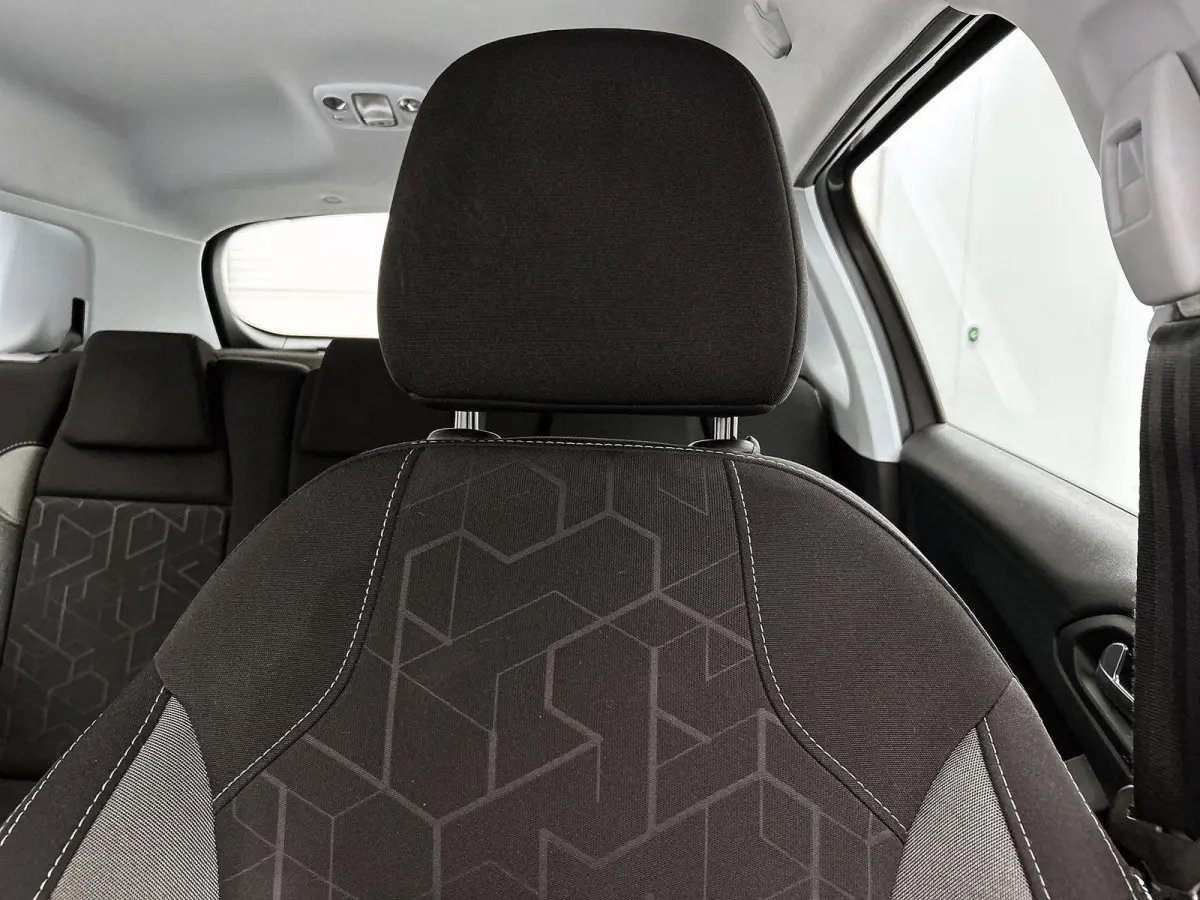 1.2 110pk Blue Lion | Trekhaak | Navigatie | Apple Carplay/Android Auto | Airco | Cruise Control | Parkeersensoren |