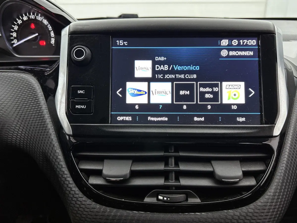 1.2 110pk Blue Lion | Trekhaak | Navigatie | Apple Carplay/Android Auto | Airco | Cruise Control | Parkeersensoren |