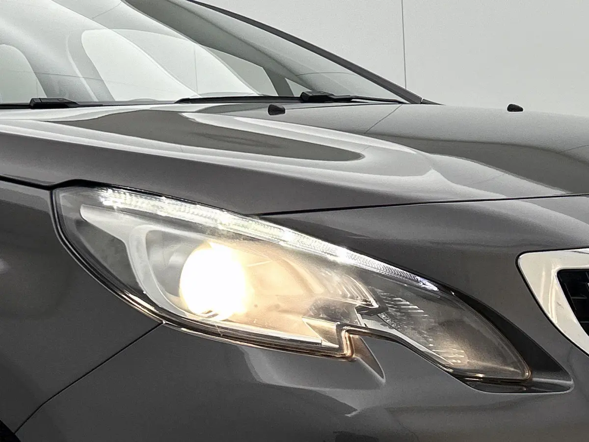 1.2 110pk Blue Lion | Trekhaak | Navigatie | Apple Carplay/Android Auto | Airco | Cruise Control | Parkeersensoren |