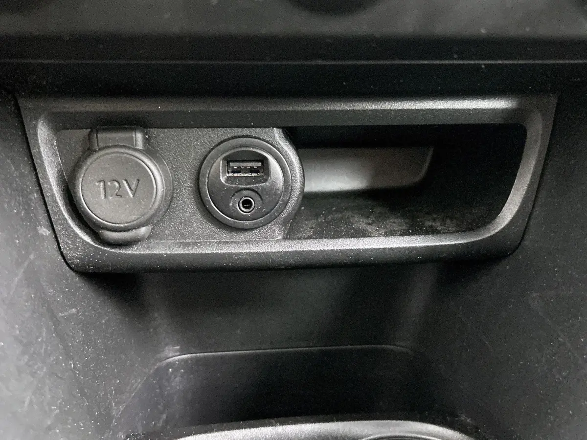 1.2 110pk Blue Lion | Trekhaak | Navigatie | Apple Carplay/Android Auto | Airco | Cruise Control | Parkeersensoren |