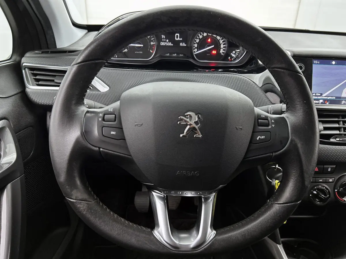 1.2 110pk Blue Lion | Trekhaak | Navigatie | Apple Carplay/Android Auto | Airco | Cruise Control | Parkeersensoren |
