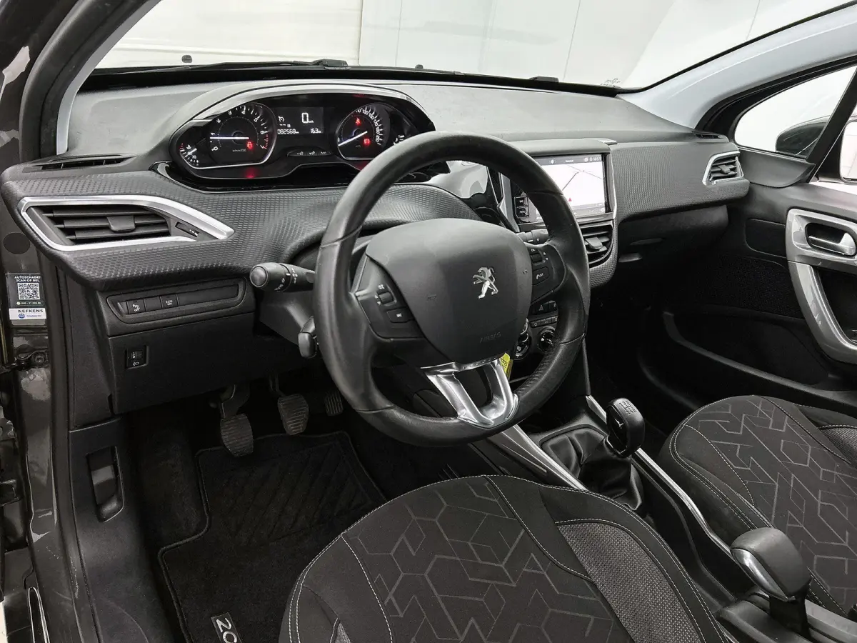 1.2 110pk Blue Lion | Trekhaak | Navigatie | Apple Carplay/Android Auto | Airco | Cruise Control | Parkeersensoren |