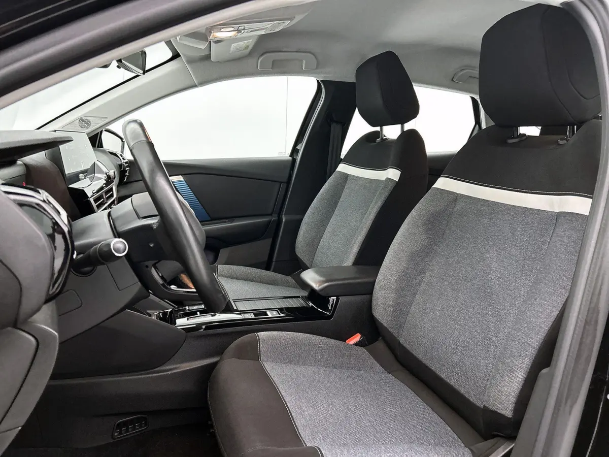 136pk Feel 50 kWh Automaat | 1ste Eigenaar | Accu 94% | Adaptieve Cruise Control | Full-LED | Voorruitverwarming | Camera | Apple Carplay/Android Auto | Climate Control |