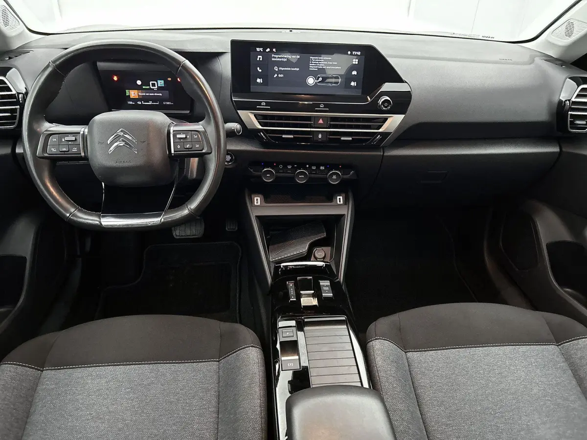 136pk Feel 50 kWh Automaat | 1ste Eigenaar | Accu 94% | Adaptieve Cruise Control | Full-LED | Voorruitverwarming | Camera | Apple Carplay/Android Auto | Climate Control |