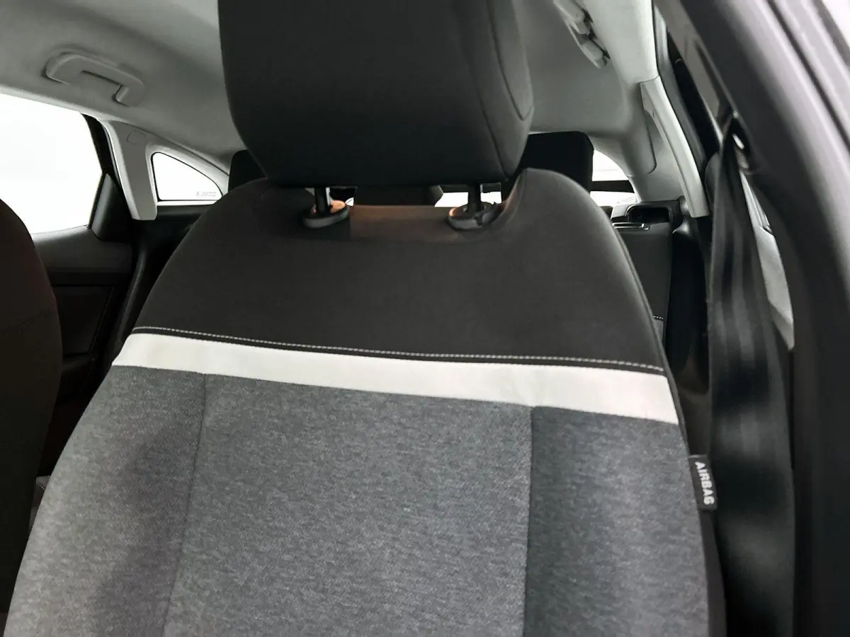136pk Feel 50 kWh Automaat | 1ste Eigenaar | Accu 94% | Adaptieve Cruise Control | Full-LED | Voorruitverwarming | Camera | Apple Carplay/Android Auto | Climate Control |