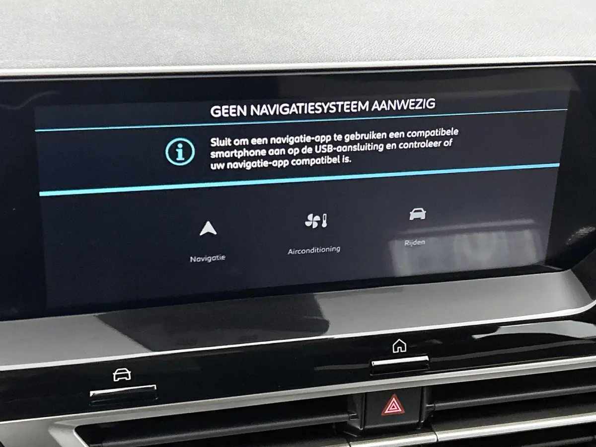 136pk Feel 50 kWh Automaat | 1ste Eigenaar | Accu 94% | Adaptieve Cruise Control | Full-LED | Voorruitverwarming | Camera | Apple Carplay/Android Auto | Climate Control |