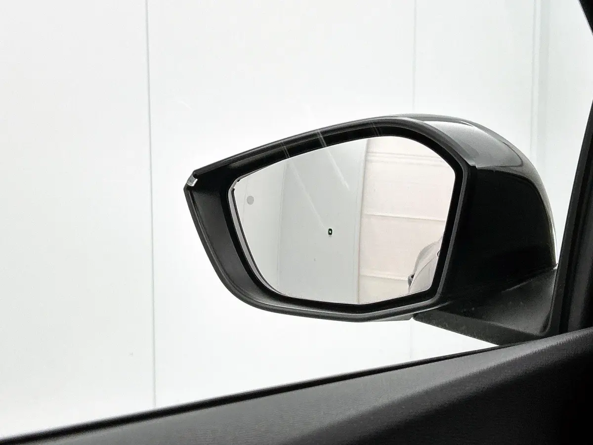 136pk Feel 50 kWh Automaat | 1ste Eigenaar | Accu 94% | Adaptieve Cruise Control | Full-LED | Voorruitverwarming | Camera | Apple Carplay/Android Auto | Climate Control |