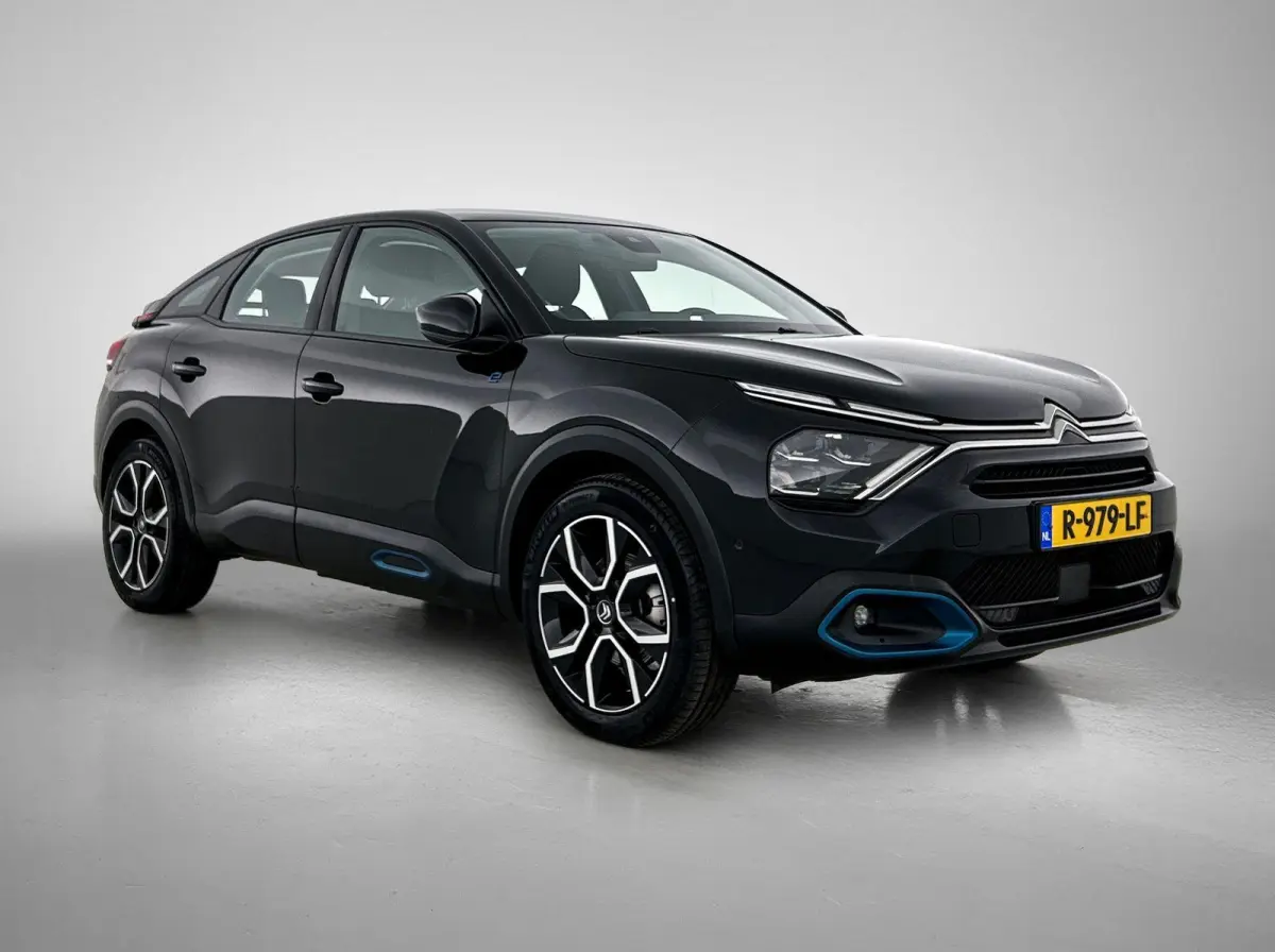 136pk Feel 50 kWh Automaat | 1ste Eigenaar | Accu 94% | Adaptieve Cruise Control | Full-LED | Voorruitverwarming | Camera | Apple Carplay/Android Auto | Climate Control |