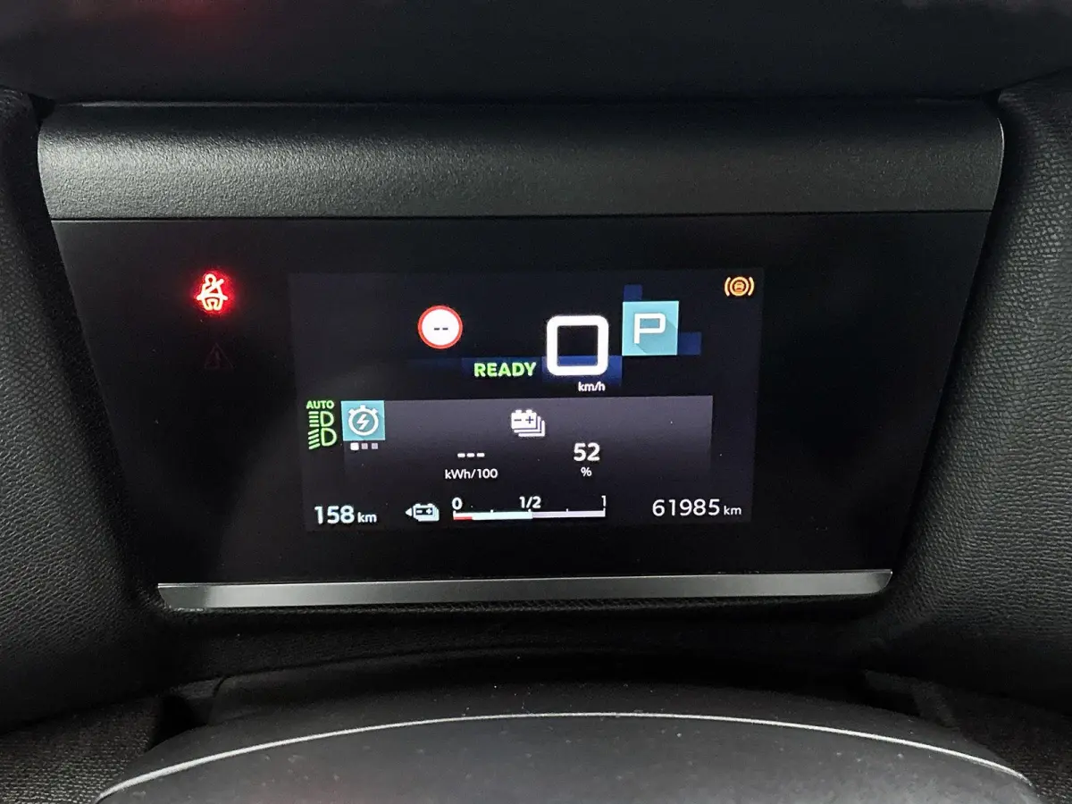 136pk Feel 50 kWh Automaat | 1ste Eigenaar | Accu 94% | Adaptieve Cruise Control | Full-LED | Voorruitverwarming | Camera | Apple Carplay/Android Auto | Climate Control |