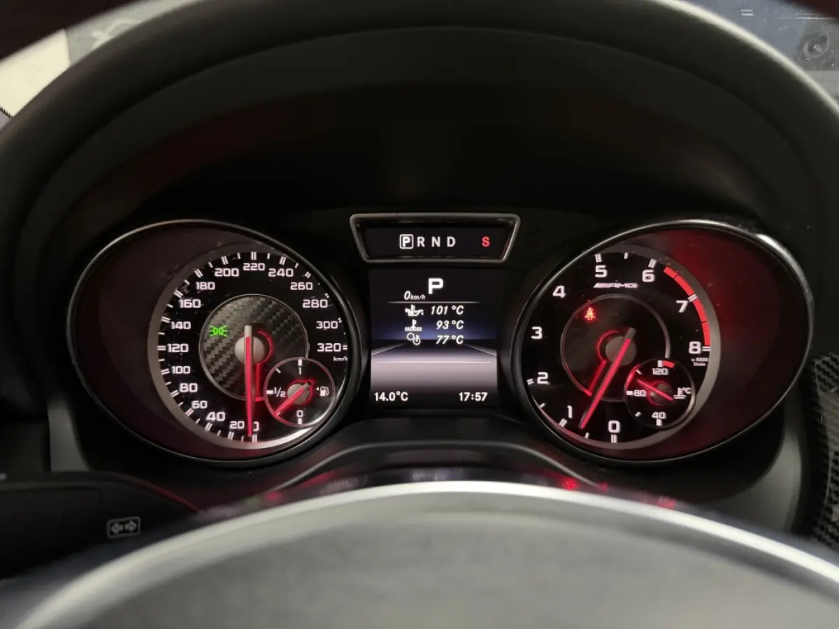 CLA 45 AMG BRABUS LOOK PANO KUIPSTOELEN